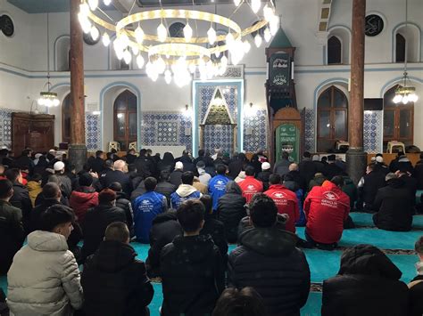 İstanbul'da, depremlerde hayatını kaybedenler için dua edildi